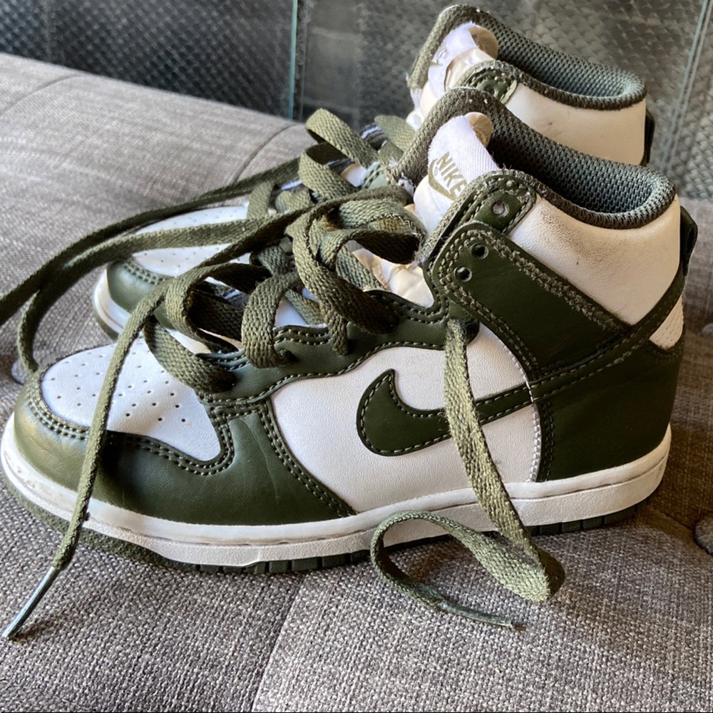 Nike Kids Green and White Sneakers